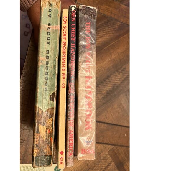 Boy Scout Manual, Requirements, Den Chief Handbook, Lot of 4 Vintage, 70s 90s - Picture 3 of 10